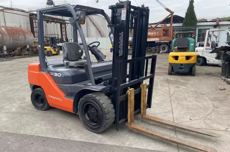 Forklift